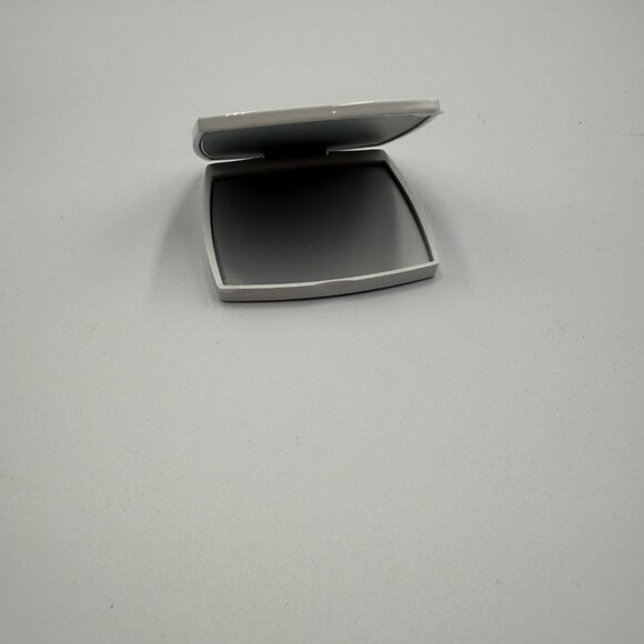 New Chanel White Double Facettes Mirror White with Dust Bag and Gift Box Wedding - Picture 3 of 8